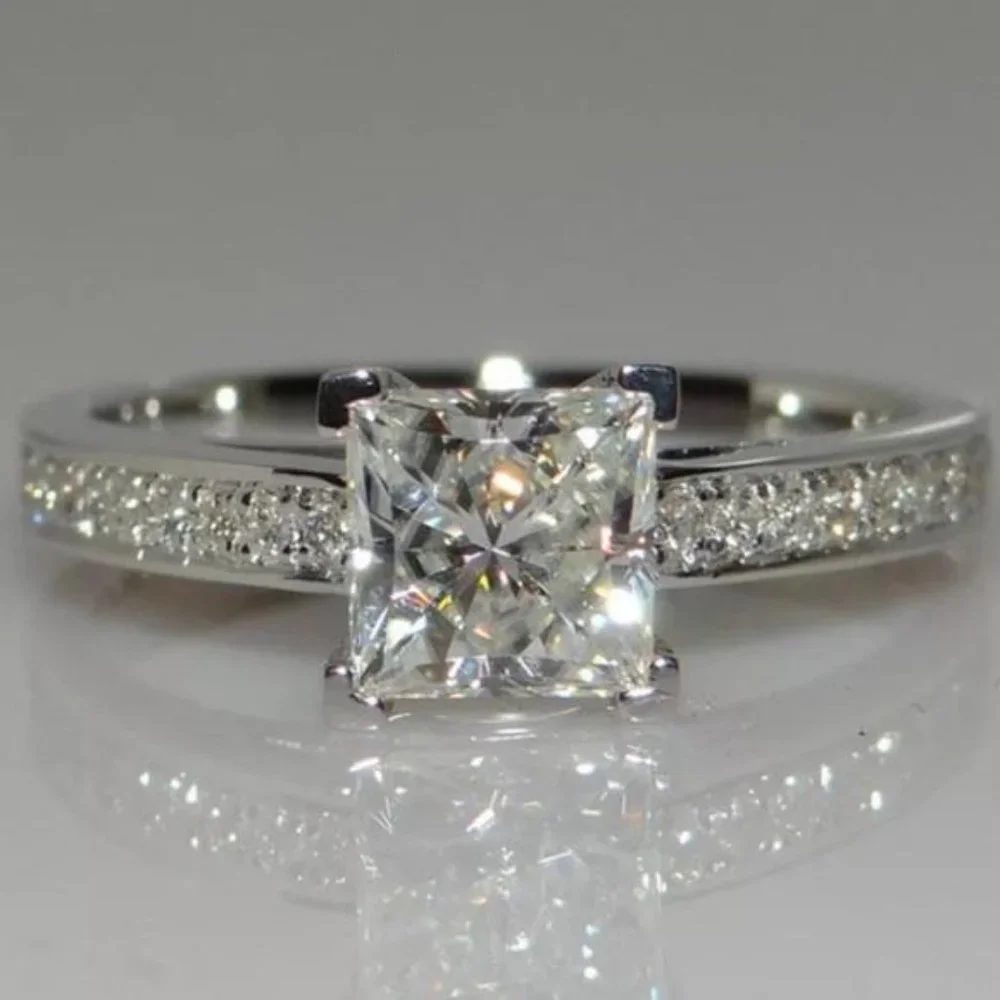 925 SILVER SQUARE DIAMOND ENGAGEMENT RING, CUTE RING, SHINY RING. - Picture 1 of 5